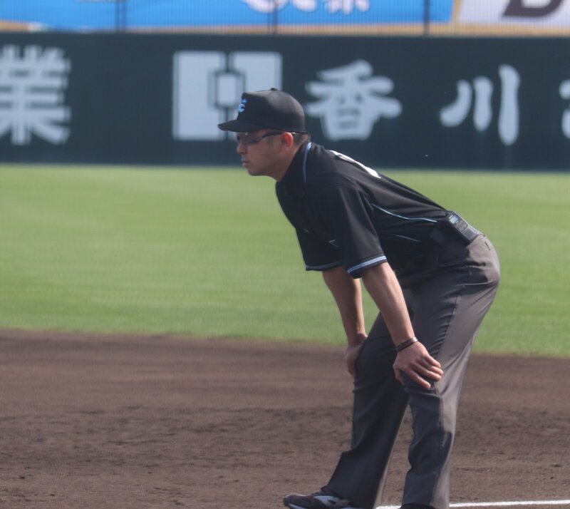 試合中にコールする球審